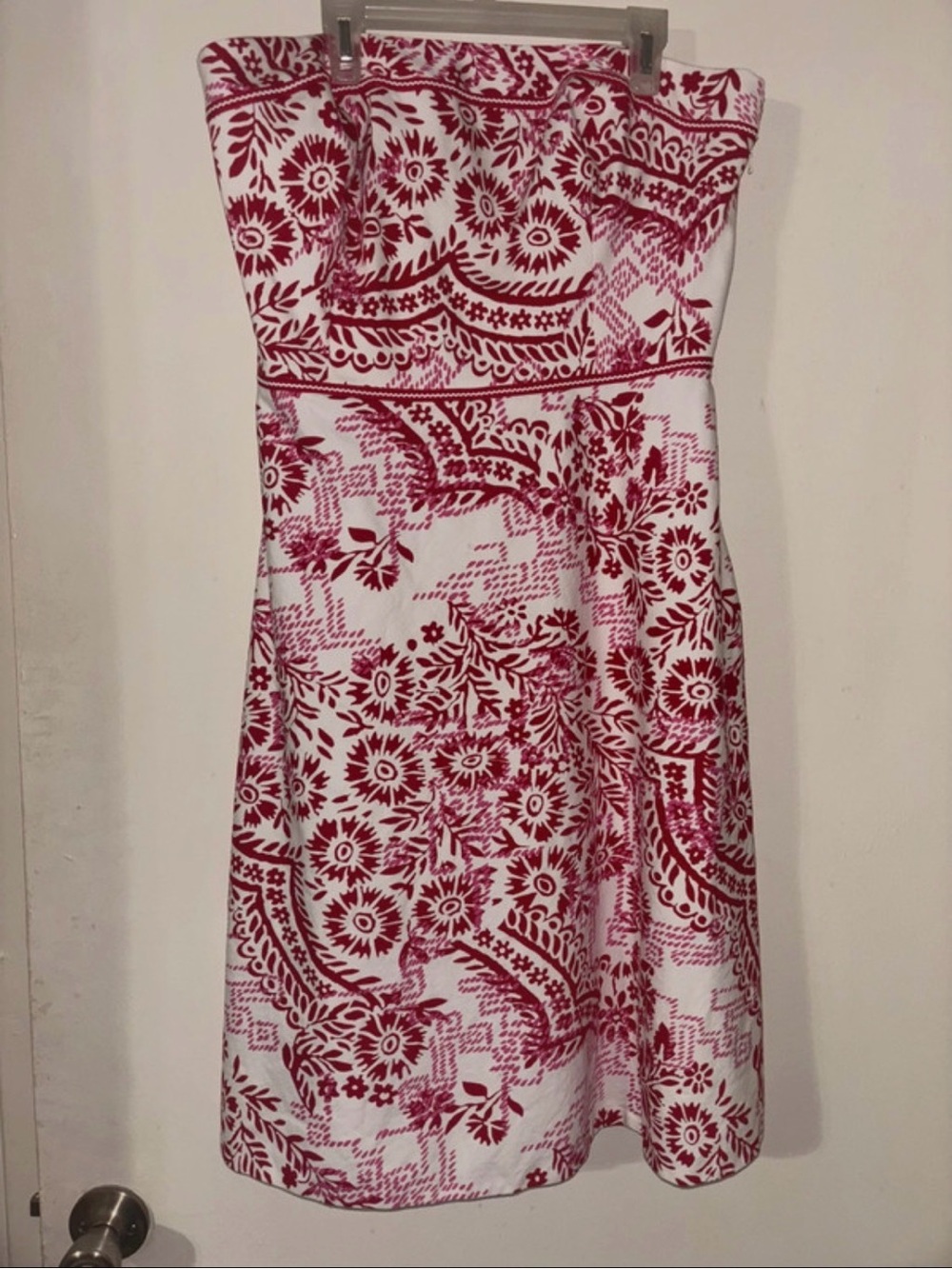 Liz Claiborne White Strapless Dress with Red Floral Print